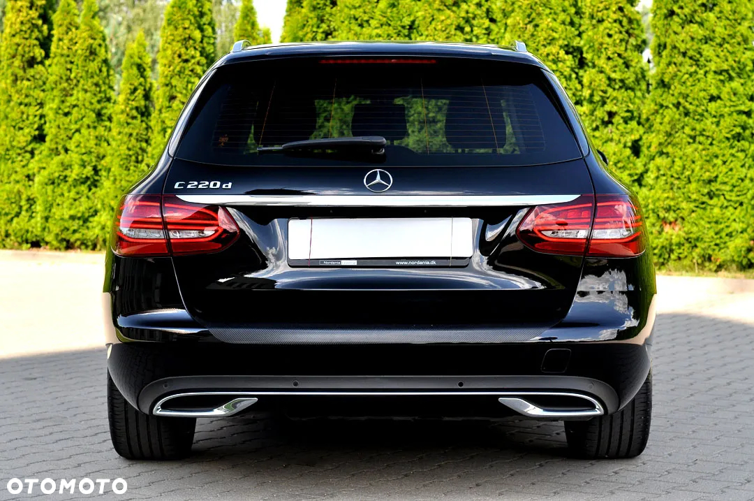 Mercedes-Benz Klasa C 220 d T 9G-TRONIC AMG Line - 13