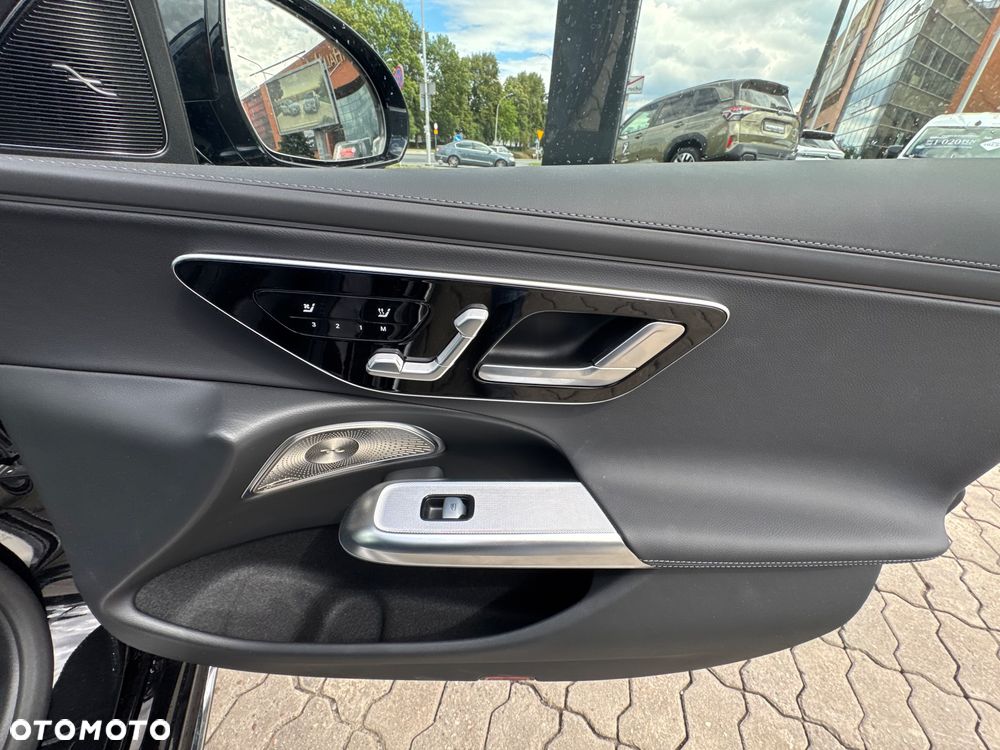 Mercedes-Benz Klasa E 450 d mHEV 4-Matic Exclusive 9G-Tronic - 33