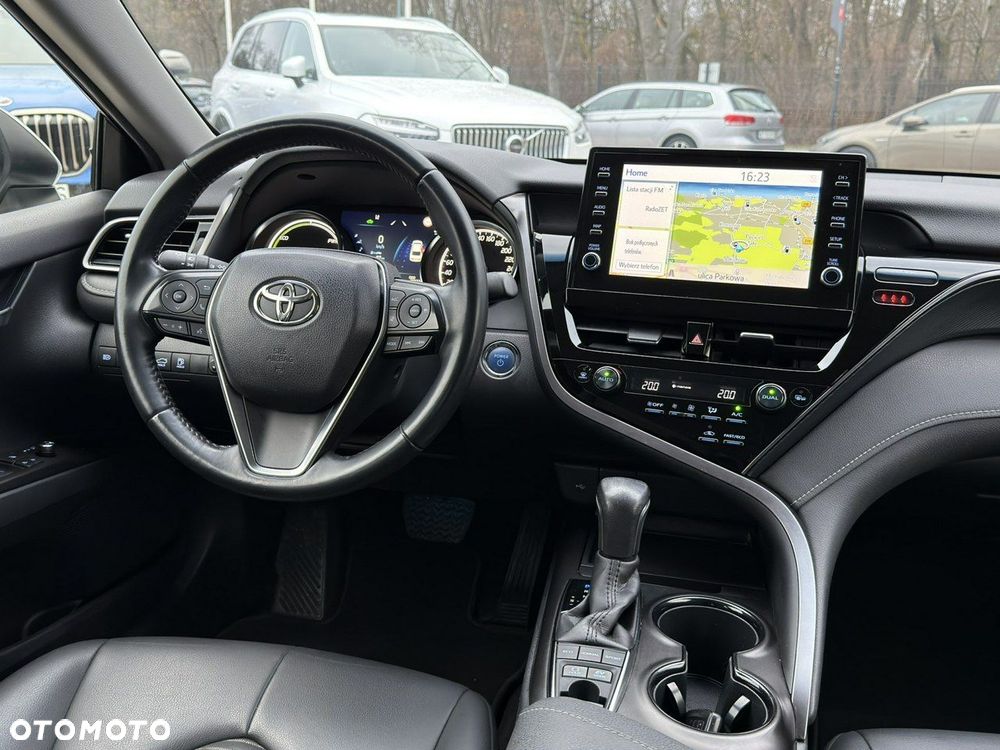 Toyota Camry - 22