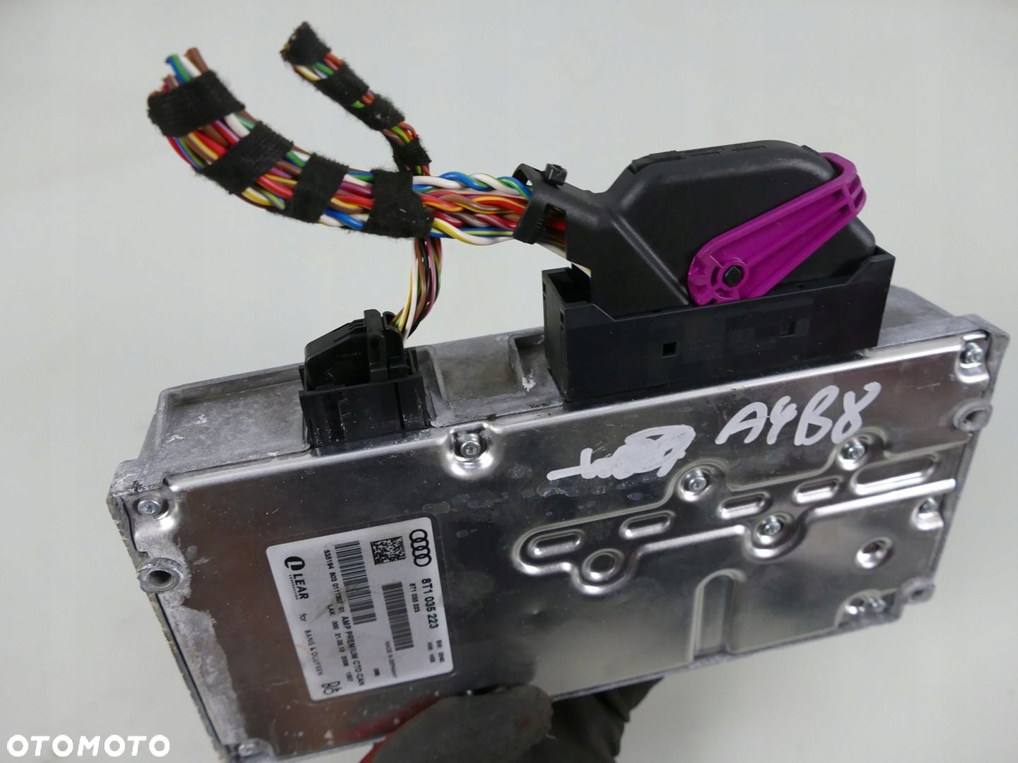 AUDI A4 B8 WZMACNIACZ Z KOSTKĄ AUDIO BANG OLUFSEN 8T1035223 - 3