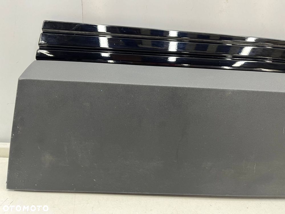 Listwa Audi Q8 e-tron Q8 e-tron Sportback 18r.- PRAWA przednia dolna nakładka drzwi prawy przód - 4