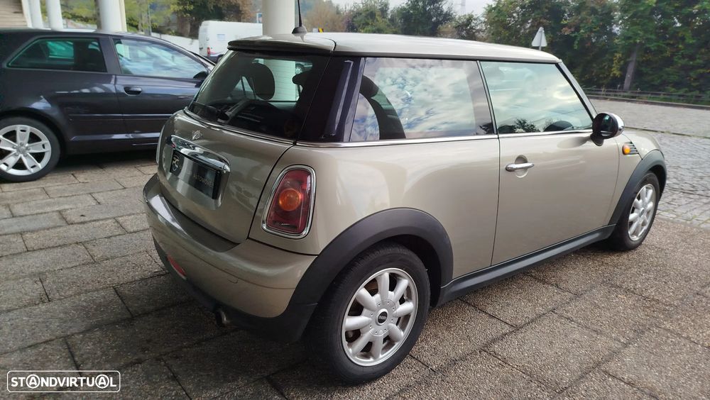 MINI 3 Portas One - 4