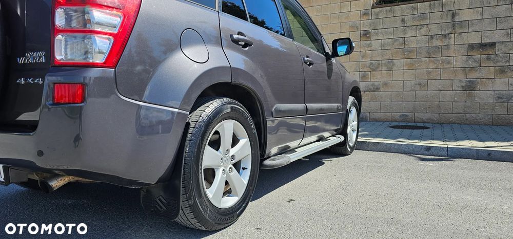 Suzuki Grand Vitara 2.0 De luxe - 20