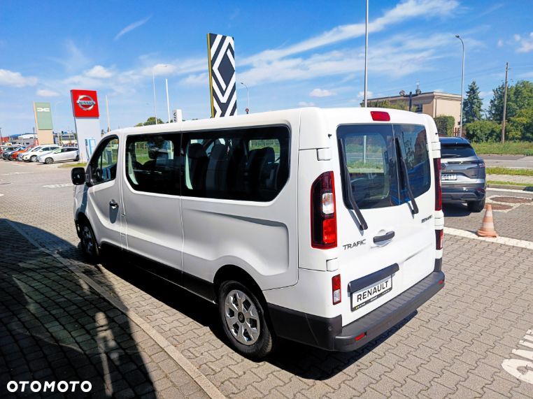 Renault Trafic Grand 2.0 dCi - 10