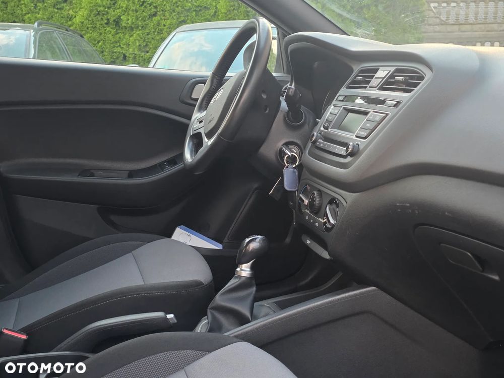 Hyundai i20 - 23