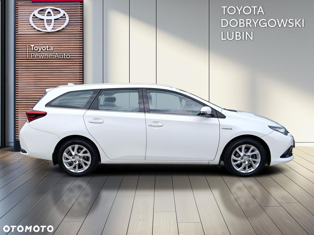 Toyota Auris Hybrid 135 Premium - 6