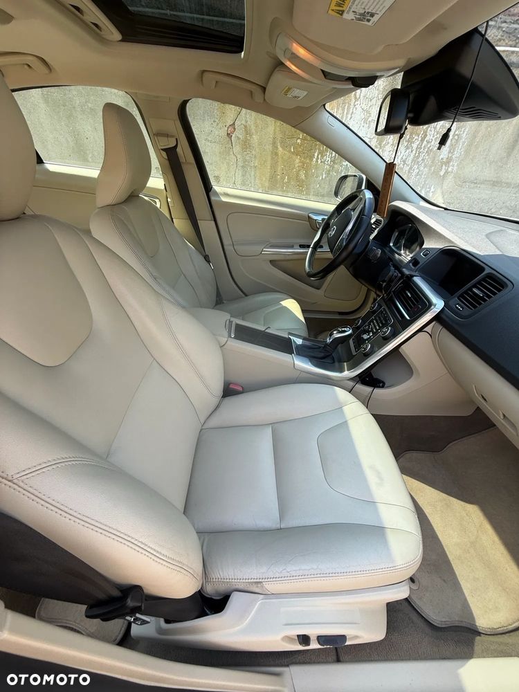 Volvo S60 T5 Drive-E Base - 11