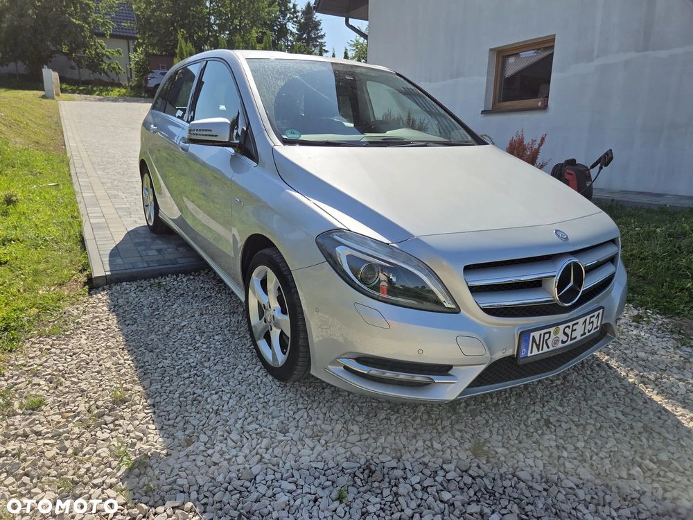 Mercedes-Benz Klasa B 180 BlueEFFICIENCY Edition Style - 23