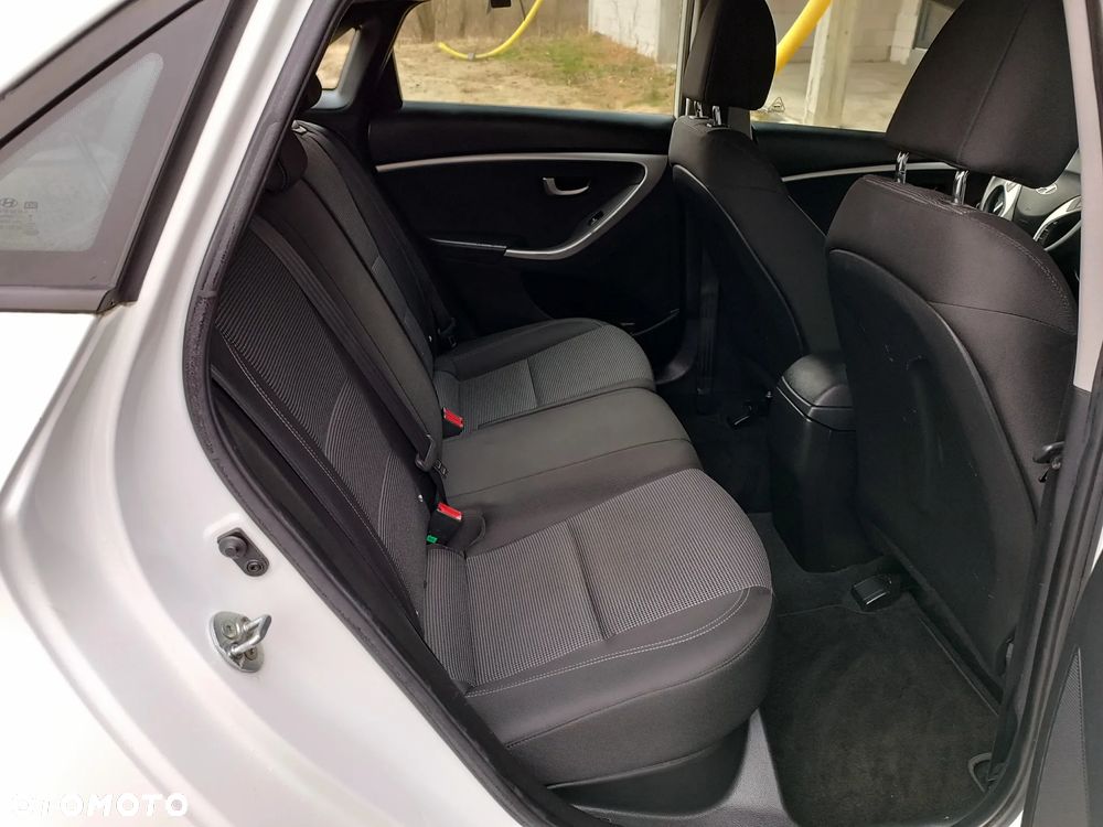 Hyundai i30 blue 1.6 CRDi Premium - 18