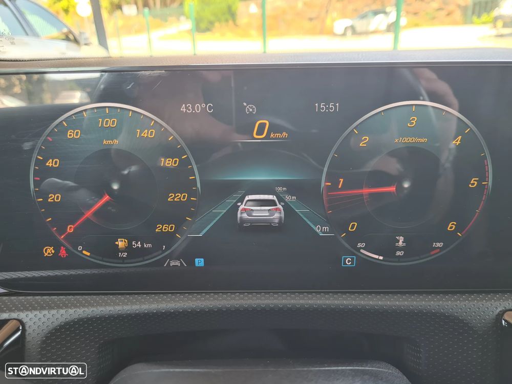 Mercedes-Benz A 180 d AMG Line - 32