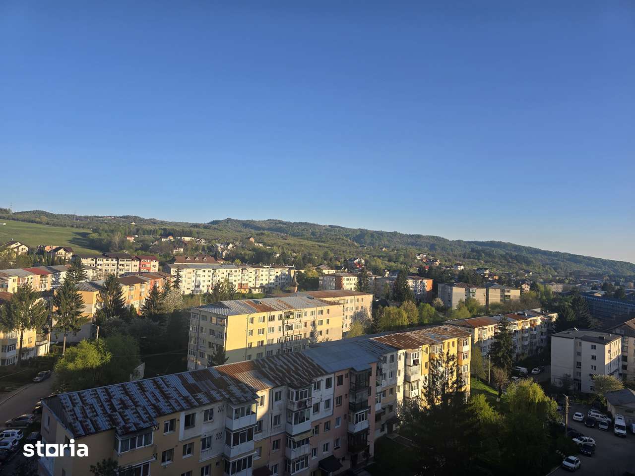 Apartament 2 camere, etaj 10, balcon, Câmpulung — fotografia 3