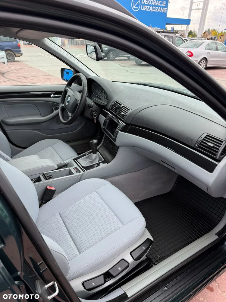 BMW Seria 3 318i - 11