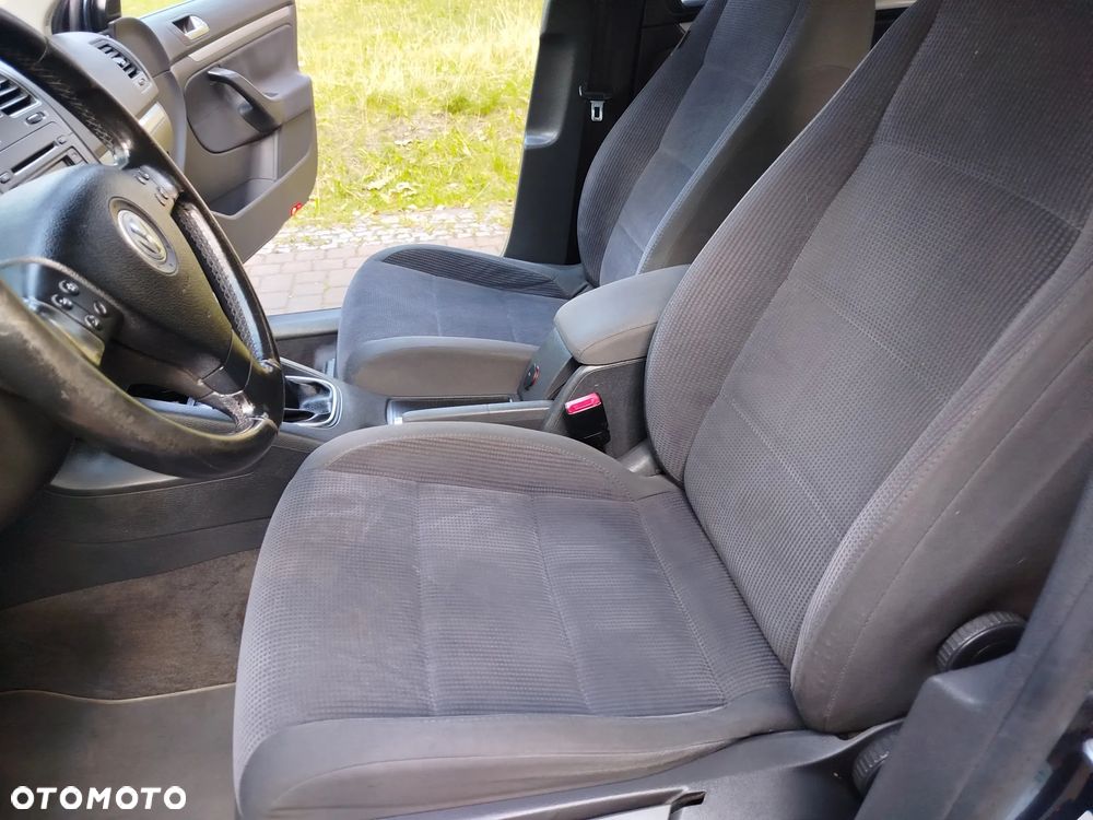 Volkswagen Jetta - 8