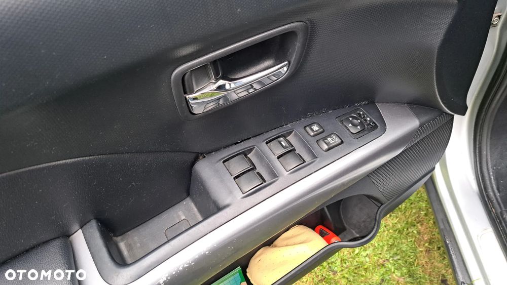Mitsubishi Outlander 2.0 DID Intense + - 16