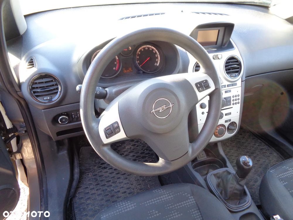 Opel Corsa 1.2 16V Cosmo - 13