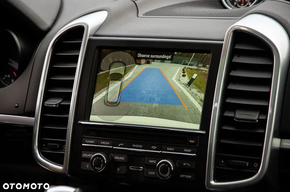 Porsche Cayenne - 16