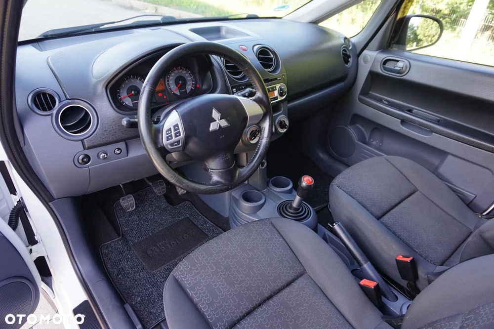 Mitsubishi Colt - 23