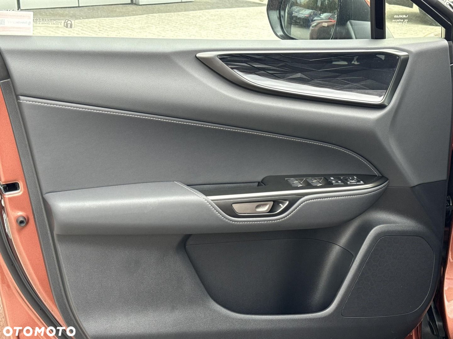 Lexus NX - 9