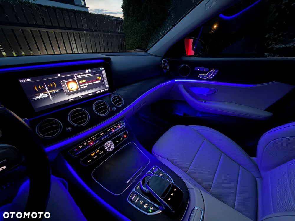 Mercedes-Benz Klasa E 220 d 4-Matic Business Edition 9G-TRONIC - 23