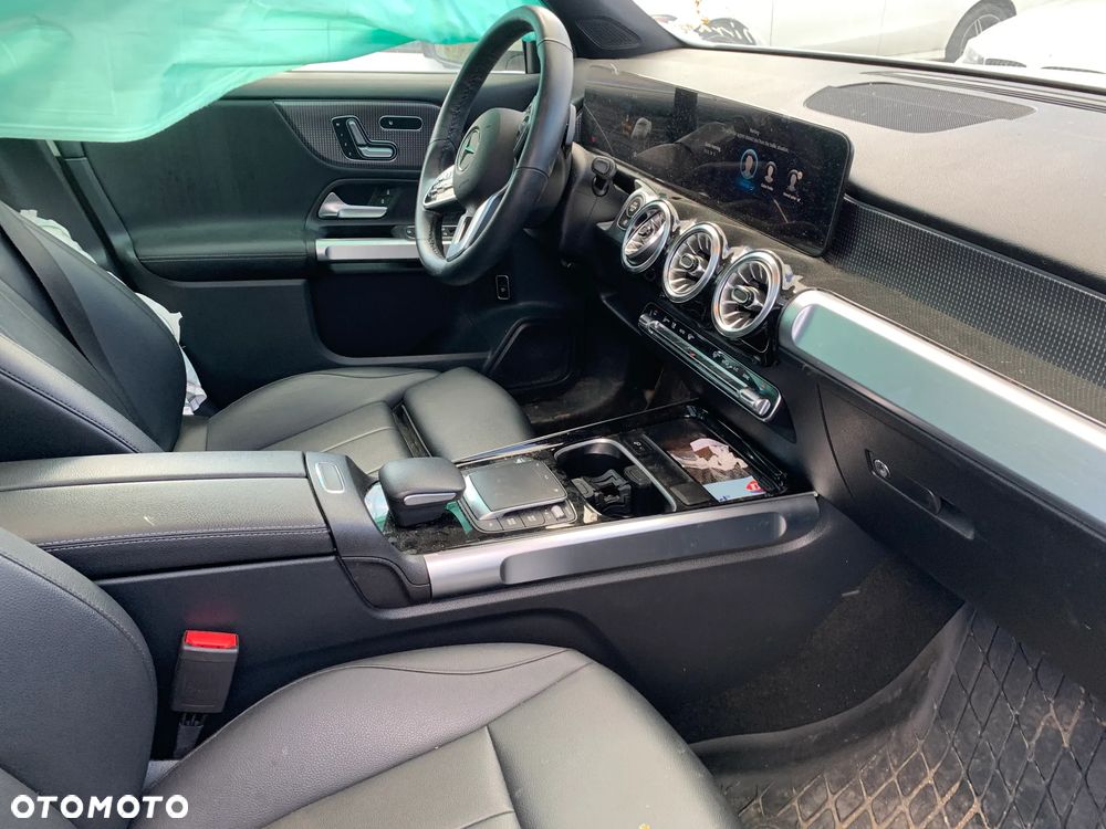 Mercedes-Benz GLB 250 4Matic 8G-DCT - 13