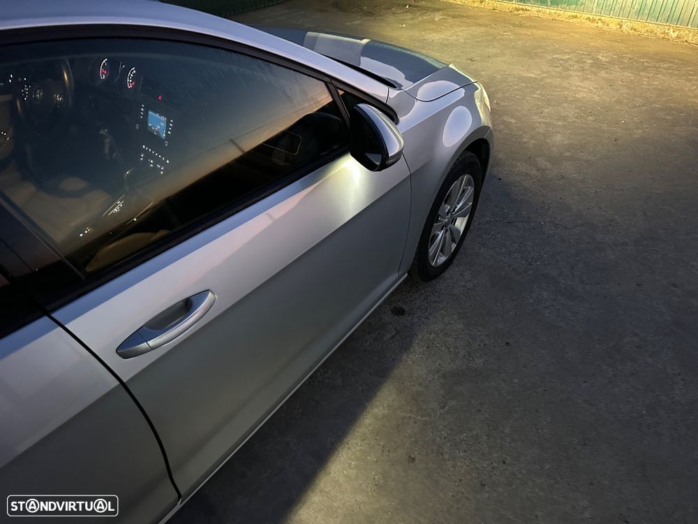 VW Golf 1.6 TDi Highline DSG - 20