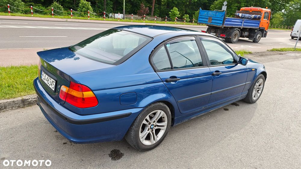 BMW Seria 3 318i - 5