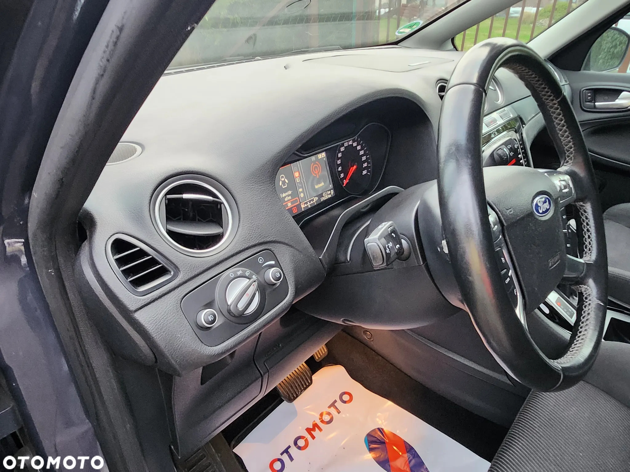 Ford S-Max 2.0 TDCi DPF Titanium - 11
