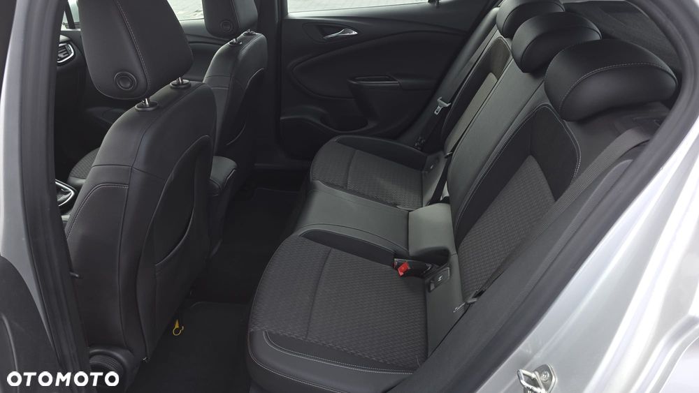 Opel Astra 1.4 T Elite - 21