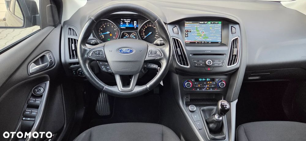 Ford Focus 1.0 EcoBoost Titanium - 32
