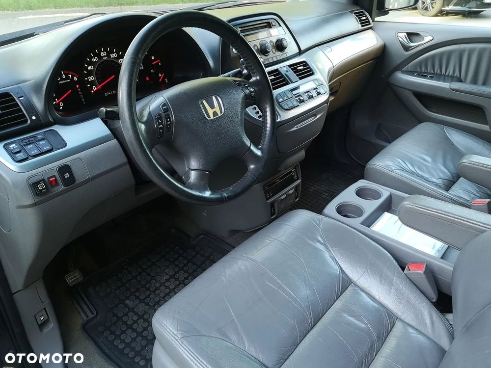 Honda Odyssey 3.5 LX - 6