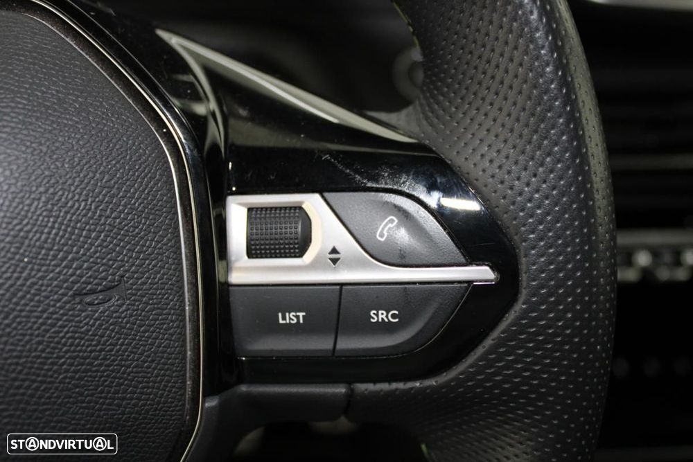 Peugeot e-2008 54 kWh GT - 17