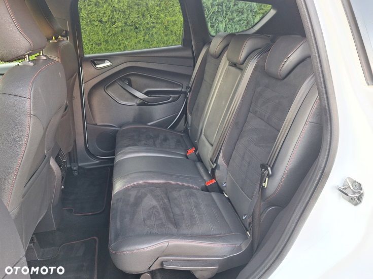 Ford Kuga 2.0 TDCi 2x4 ST-Line - 23