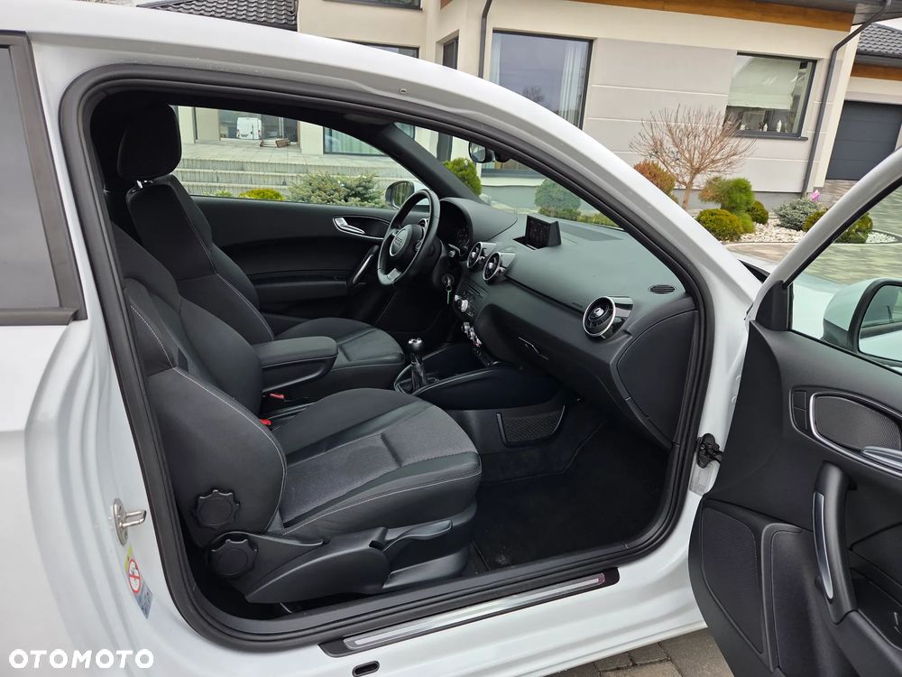 Audi A1 3-drzwiowe 1.2 TFSI S line edition m S line Sportpaket - 26