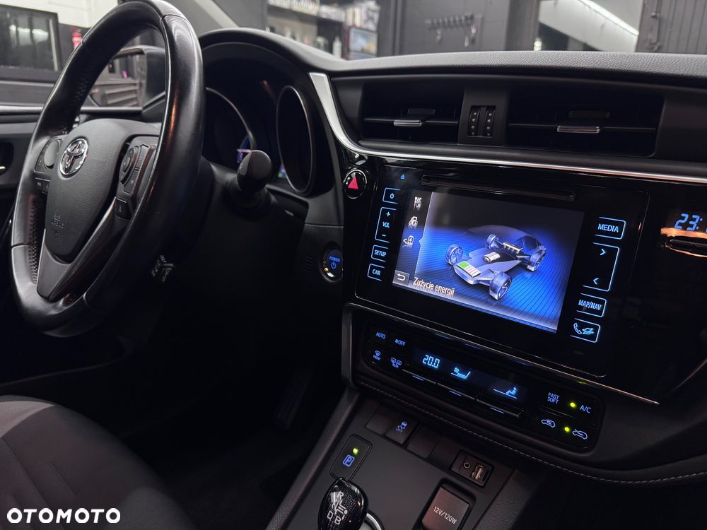 Toyota Auris - 11
