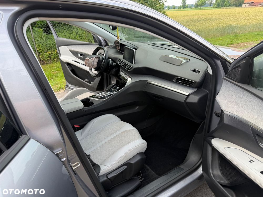 Peugeot 3008 BlueHDi 130 Stop & Start EAT8 Allure Pack - 13