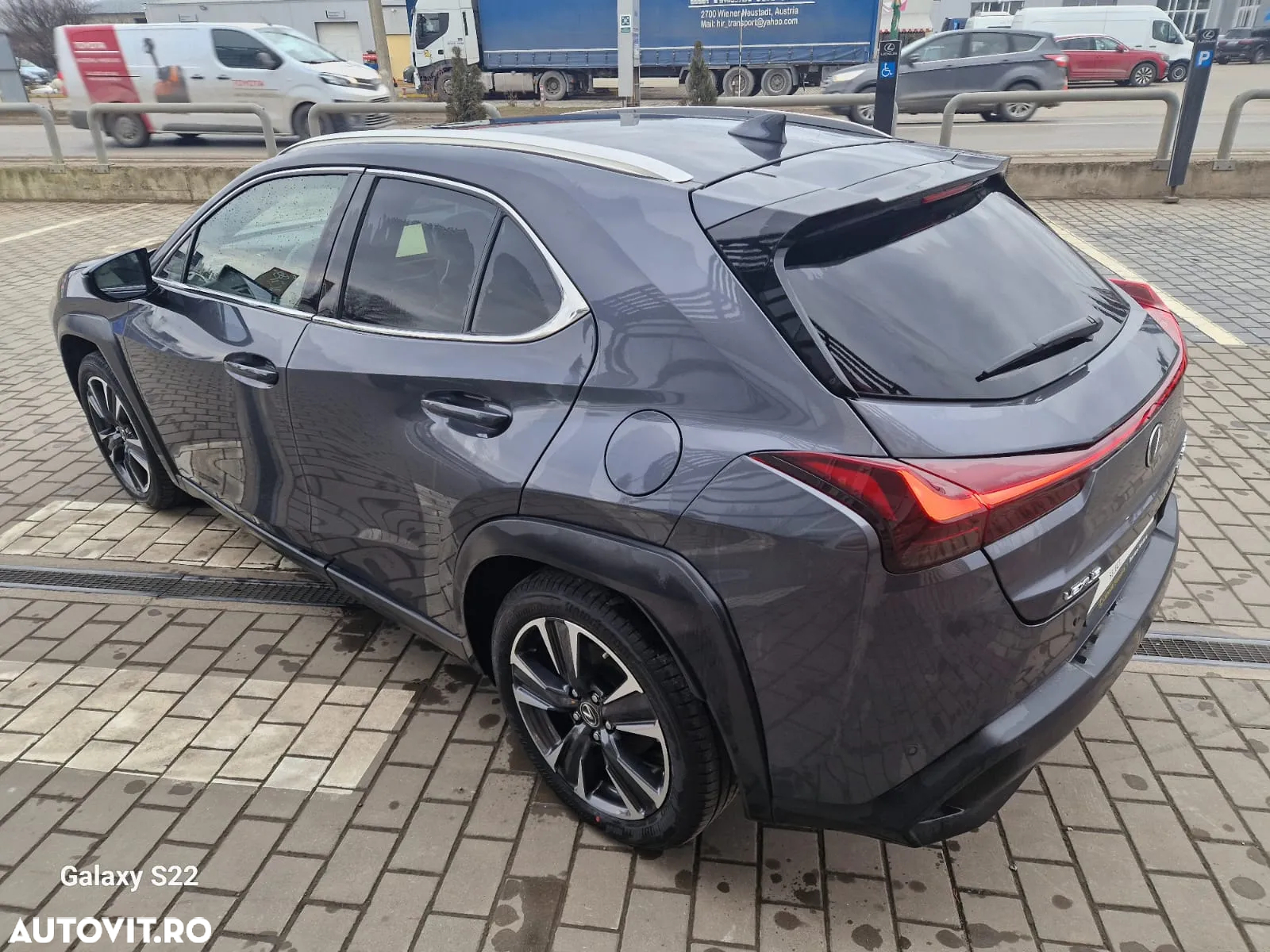 Lexus UX 250h 2.0L HEV 20H- (178 HP) 4X4 CVT Executive - 6