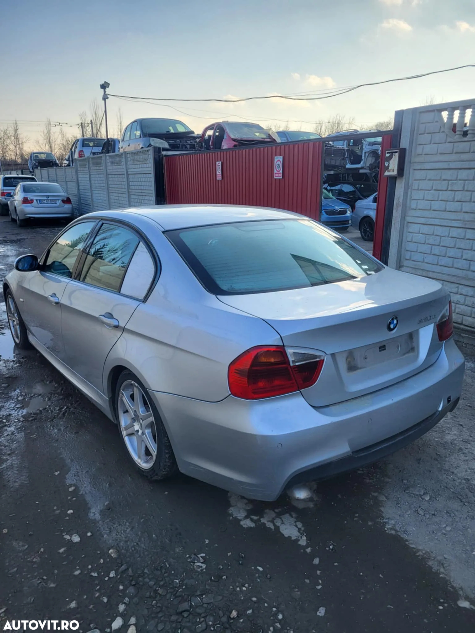 Dezmembram BMW E90 2.0 D M47 163 CP an 2006 - 3