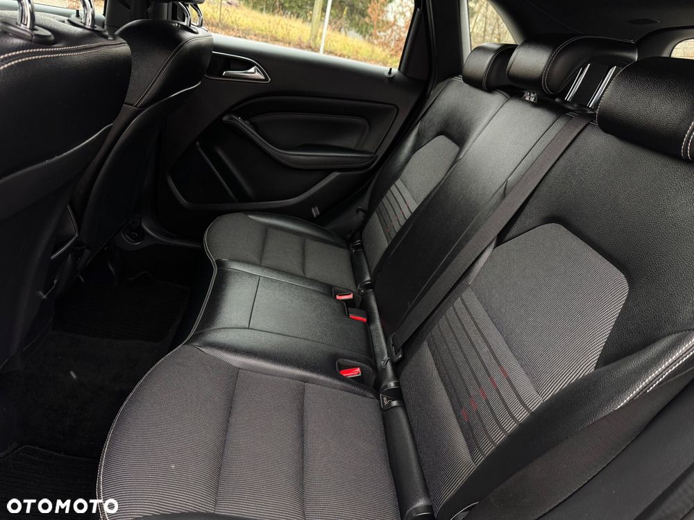 Mercedes-Benz Klasa B 200 CDI (BlueEFFICIENCY) 7G-DCT - 19