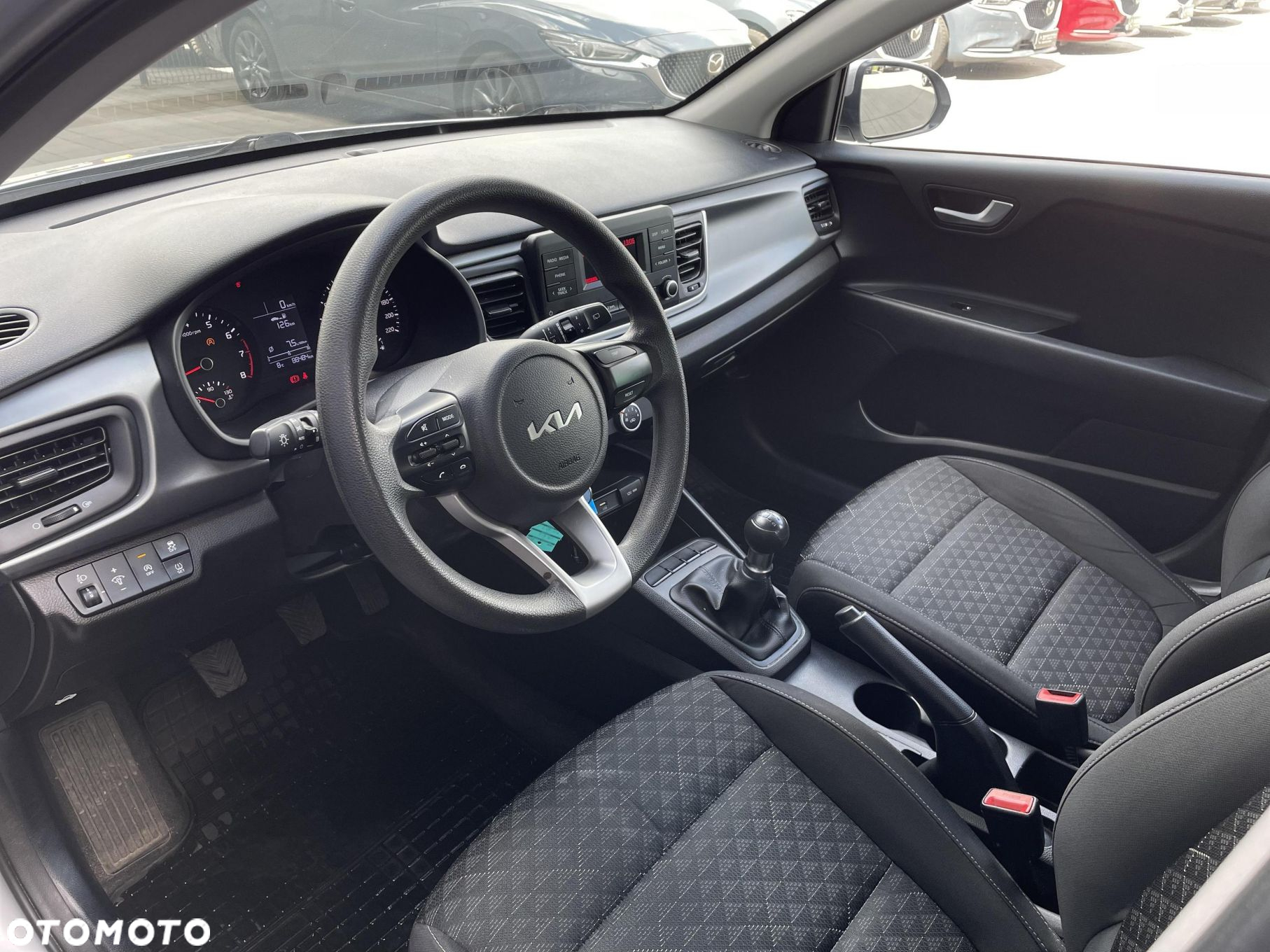 Kia Rio 1.2 M - 9