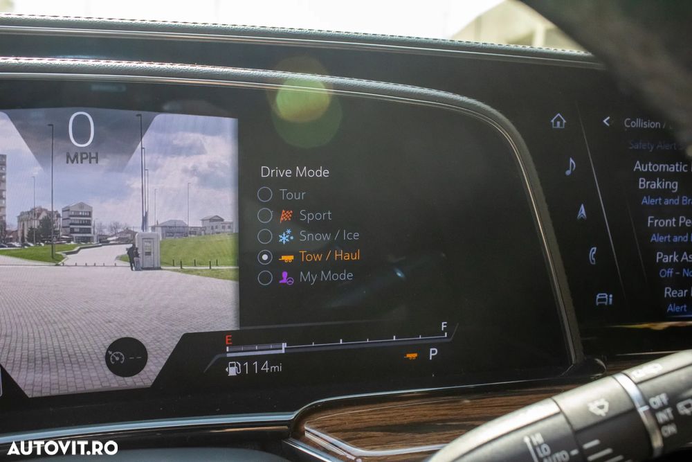 Cadillac Escalade - 24