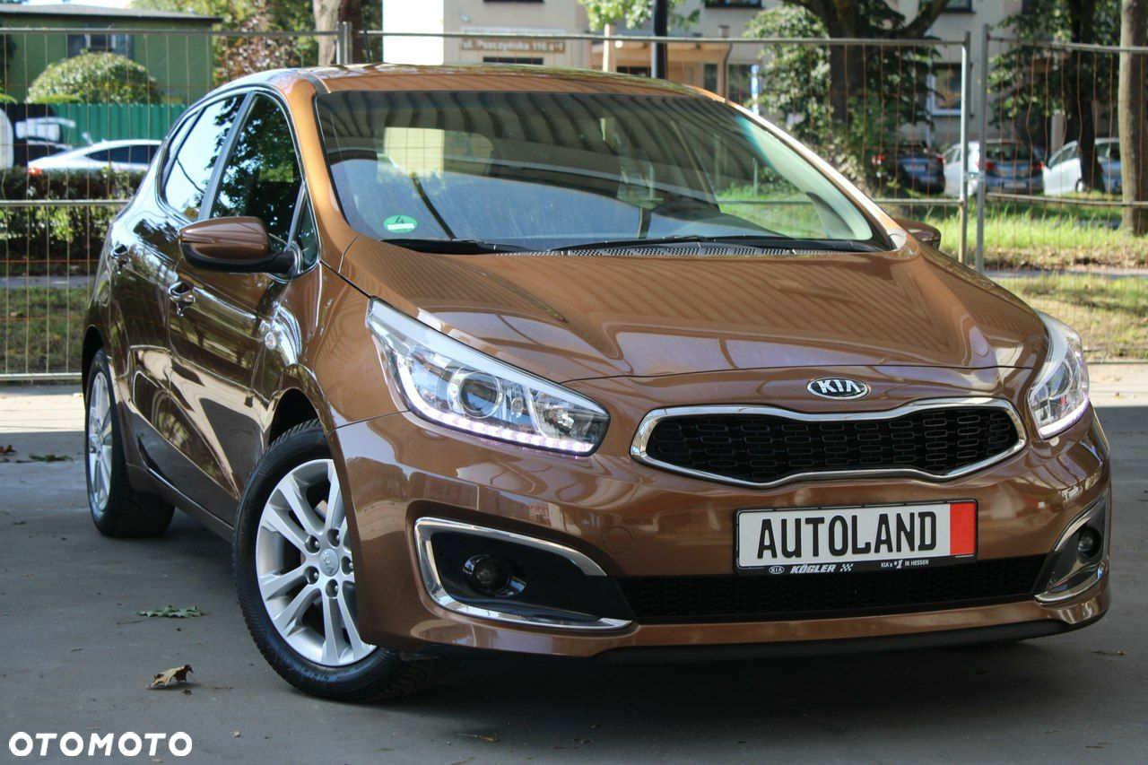 Kia Ceed - 34