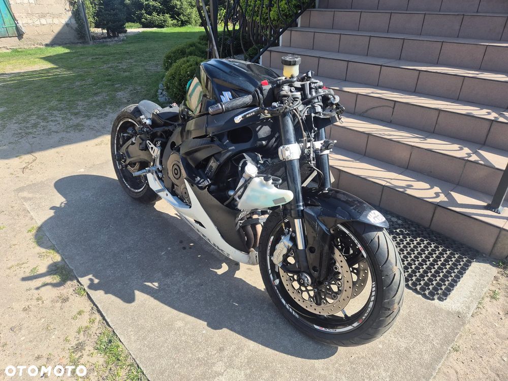 Suzuki GSX-R - 2
