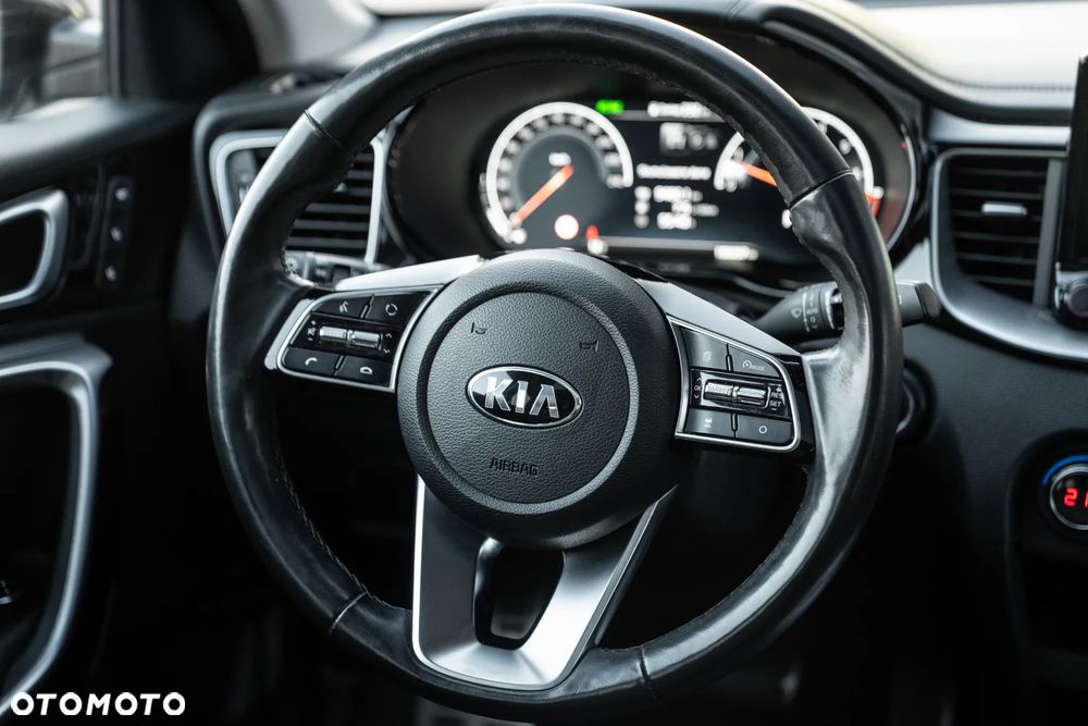 Kia Ceed 1.4 T-GDI DCT OPF Platinum Edition - 24