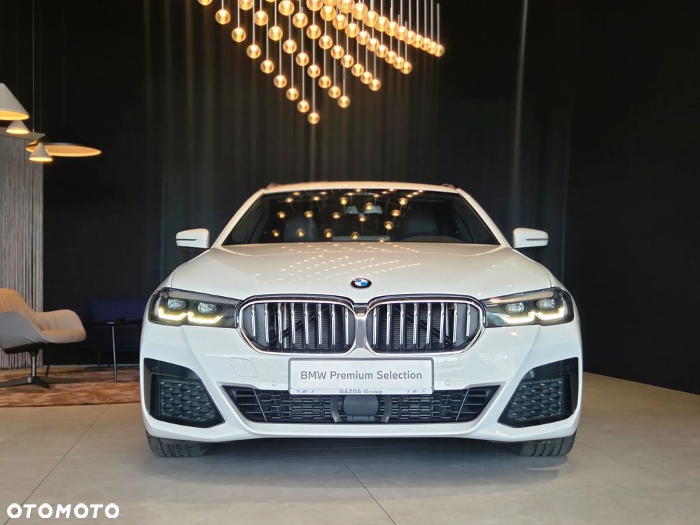 BMW Seria 5 520d xDrive M Sport Edition - 3