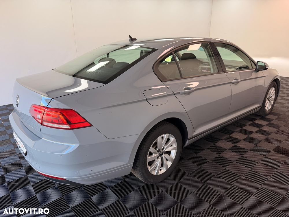 Volkswagen Passat 2.0 TDI DSG Comfortline - 21