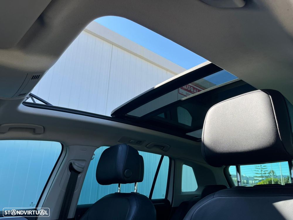 VW Tiguan 2.0 TDi Sport BlueMotion 4Motion DSG - 17