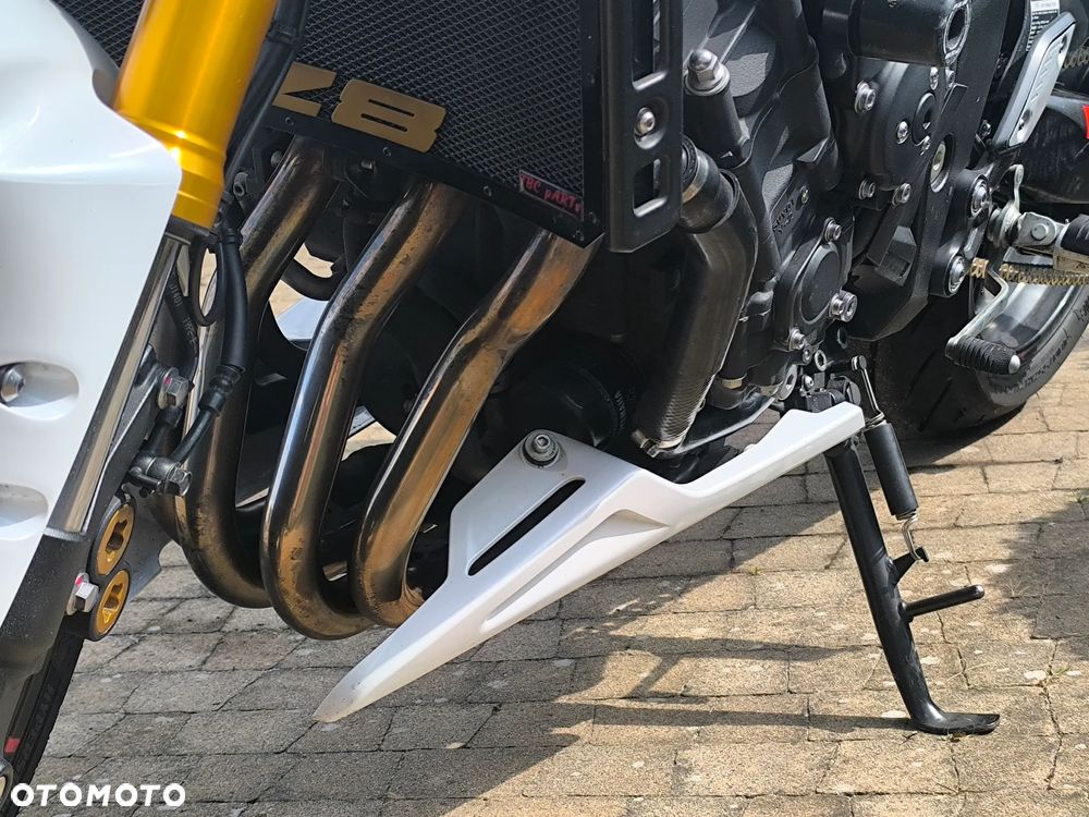 Yamaha FZ8 - 11