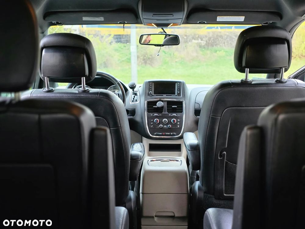 Dodge Grand Caravan - 16