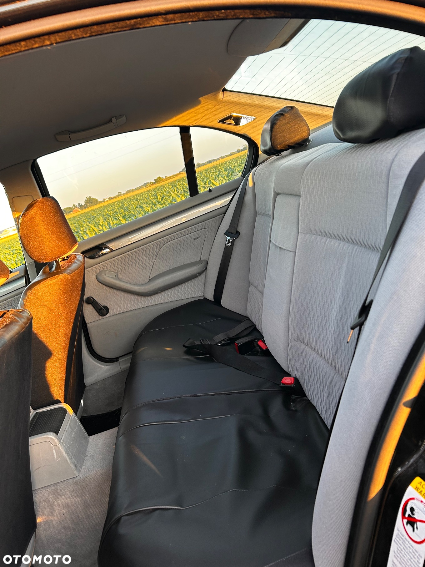 BMW Seria 3 323i - 13