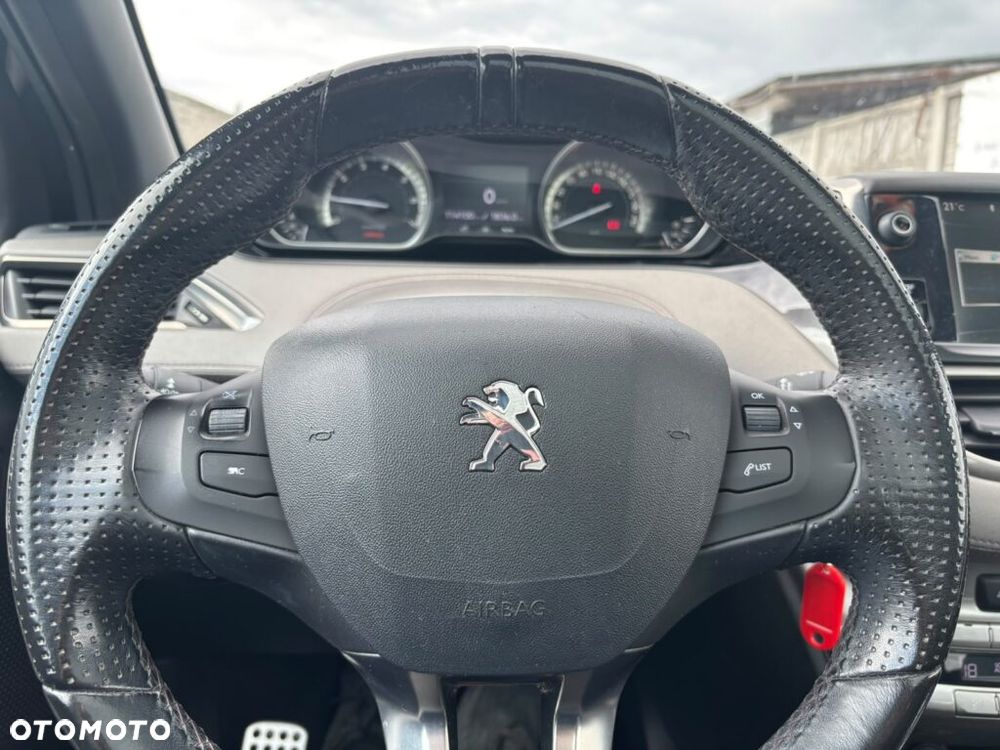 Peugeot 208 155 THP Allure - 6